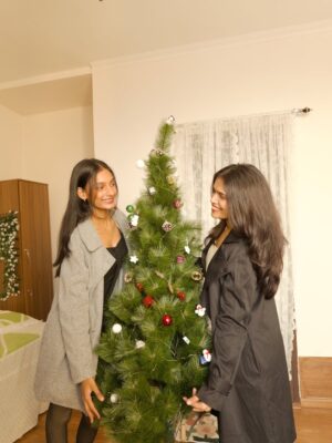 Shweta Poddar Instagram - Make it a December to remember.🤍✨❤️🎄🎁🎀……
