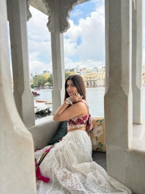 Shweta Singh Instagram - The place where I lost my heart.✨🦢🤍🪞
.
.
.
.
.
#upre #udaipur #travelling #udaipurvlogz #udaipurtimes #udaipur_diaries #outfit #udaipuroutfits #fyp #explorepage✨ #explorer #lifestyle #style #dress #foryoupage