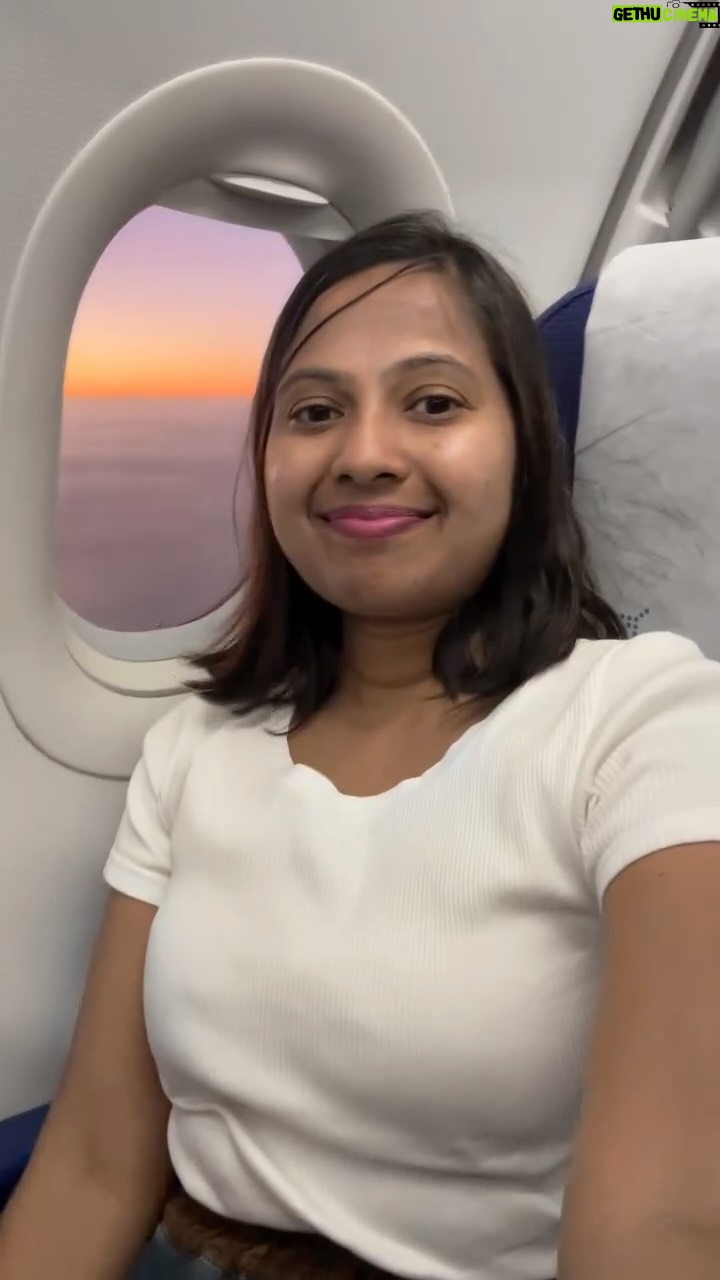 Shwetha Aradhya - 12.4K Likes - ವಿಮಾನದಲ್ಲಿ ಕಂಡ ಅದ್ಭುತ ಸೂರ್ಯಾಸ್ತ🌅
.
.
.
#flight #sunset #pune #kannadareels #windowseat