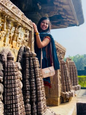 Shwetha Aradhya Instagram - ಎಲ್ಲರಿಗೂ ಸಂಕ್ರಾಂತಿ ಹಬ್ಬದ ಶುಭಾಶಯಗಳು🌾🪁
.
.
.
#sankranti #kannadasongs #kannadareels #kannadatiinjapan #karnataka