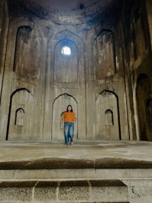 Shwetha Aradhya Instagram - ವಿಶ್ವದ ಅದ್ಭುತ - ಗೋಳ ಗುಮ್ಮಟ ✨
.
.
.
#golgumbaz #karnataka #karnatakatourism #bijapur #kannadati