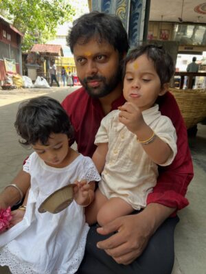 Shwetha Bandekar Instagram - Celebrating my birthday with my amazing husband and our adorable twins made my heart so full. From their little surprises to the messy cake moments, everything felt magical. Life with twins is double the love and double the joy, and having my husband by my side makes it even more special. Today wasn’t just about me — it was about the love we share as a family. Feeling truly blessed to have this beautiful chaos and unconditional love around me. 💕👨👩👧👦✨
#shwethabandekar #kstwins #mallovesswapna #twinmom #instagood #birthdaywithfamily❤️ #mombirthday #birthdayfeels #birthdayjoy #celebratinglife #blessedbirthday #anotheryearoflove #birthdayhappiness
#cakeandcuddles #specialdaycelebration