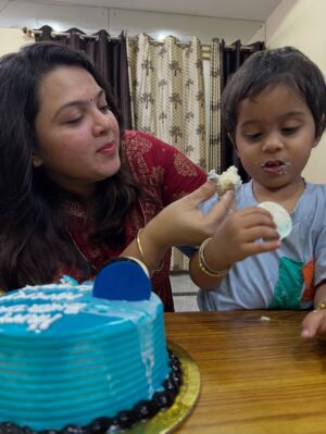 Shwetha Bandekar Instagram - Celebrating my birthday with my amazing husband and our adorable twins made my heart so full. From their little surprises to the messy cake moments, everything felt magical. Life with twins is double the love and double the joy, and having my husband by my side makes it even more special. Today wasn’t just about me — it was about the love we share as a family. Feeling truly blessed to have this beautiful chaos and unconditional love around me. 💕👨👩👧👦✨
#shwethabandekar #kstwins #mallovesswapna #twinmom #instagood #birthdaywithfamily❤️ #mombirthday #birthdayfeels #birthdayjoy #celebratinglife #blessedbirthday #anotheryearoflove #birthdayhappiness
#cakeandcuddles #specialdaycelebration