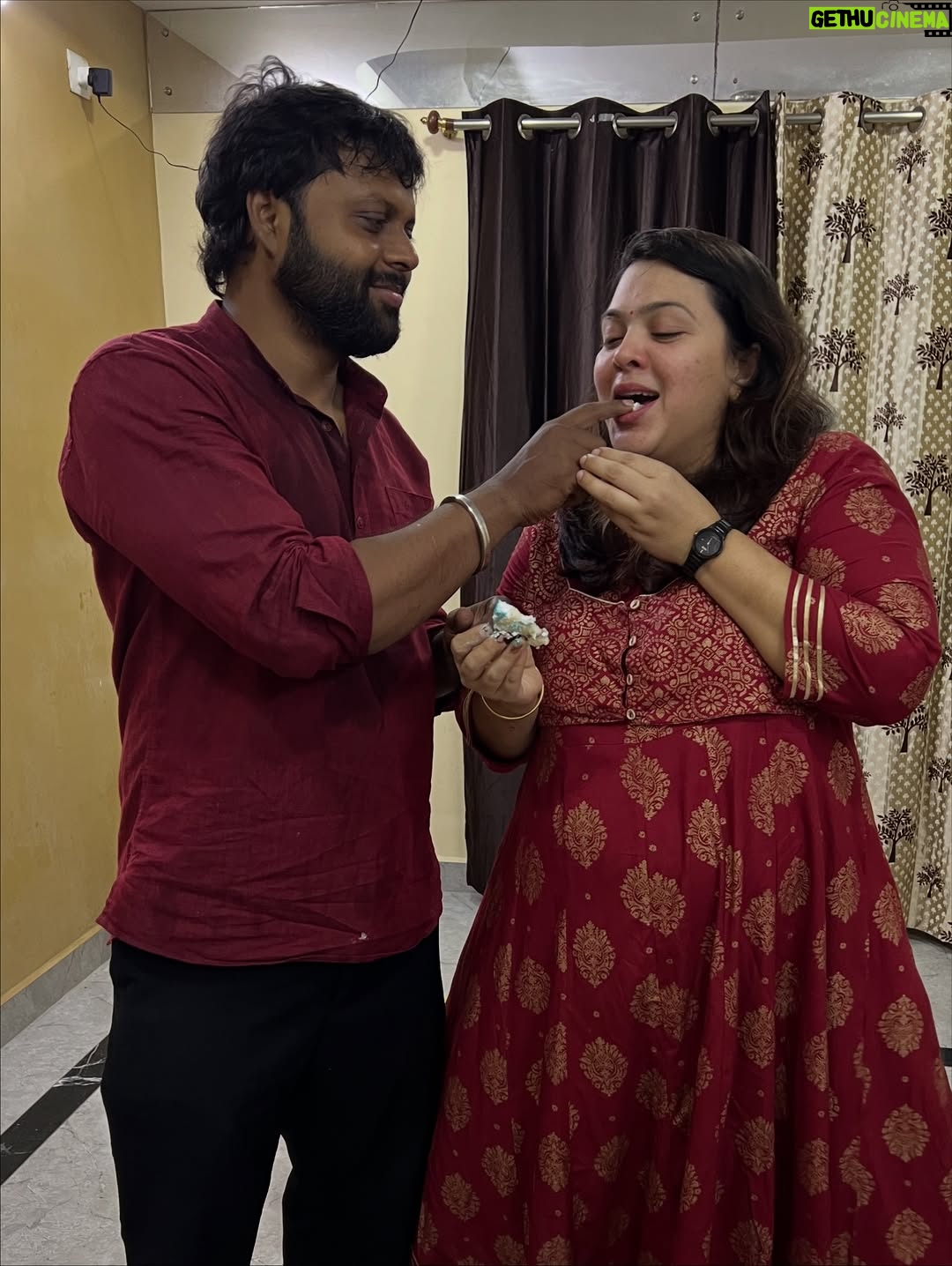 Shwetha Bandekar - 13.3K Likes - Celebrating my birthday with my amazing husband and our adorable twins made my heart so full. From their little surprises to the messy cake moments, everything felt magical. Life with twins is double the love and double the joy, and having my husband by my side makes it even more special. Today wasn’t just about me — it was about the love we share as a family. Feeling truly blessed to have this beautiful chaos and unconditional love around me. 💕👨‍👩‍👧‍👦✨

#shwethabandekar #kstwins #mallovesswapna #twinmom #instagood #birthdaywithfamily❤️ #mombirthday #birthdayfeels #birthdayjoy #celebratinglife #blessedbirthday #anotheryearoflove #birthdayhappiness 
#cakeandcuddles #specialdaycelebration
