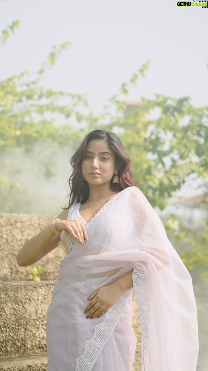Shyrin Anicka - 109.8K Likes - Please tell me I’m not the only one who loves to wear saree 😍🤍

Wearing:- @aaracouture.in 
Shot and editing:- @deepanshu.us 
Location :- @honeybookstudios