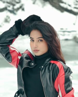 Shyrin Anicka Instagram - Lets make 2025 a movie .. ❄️♥️