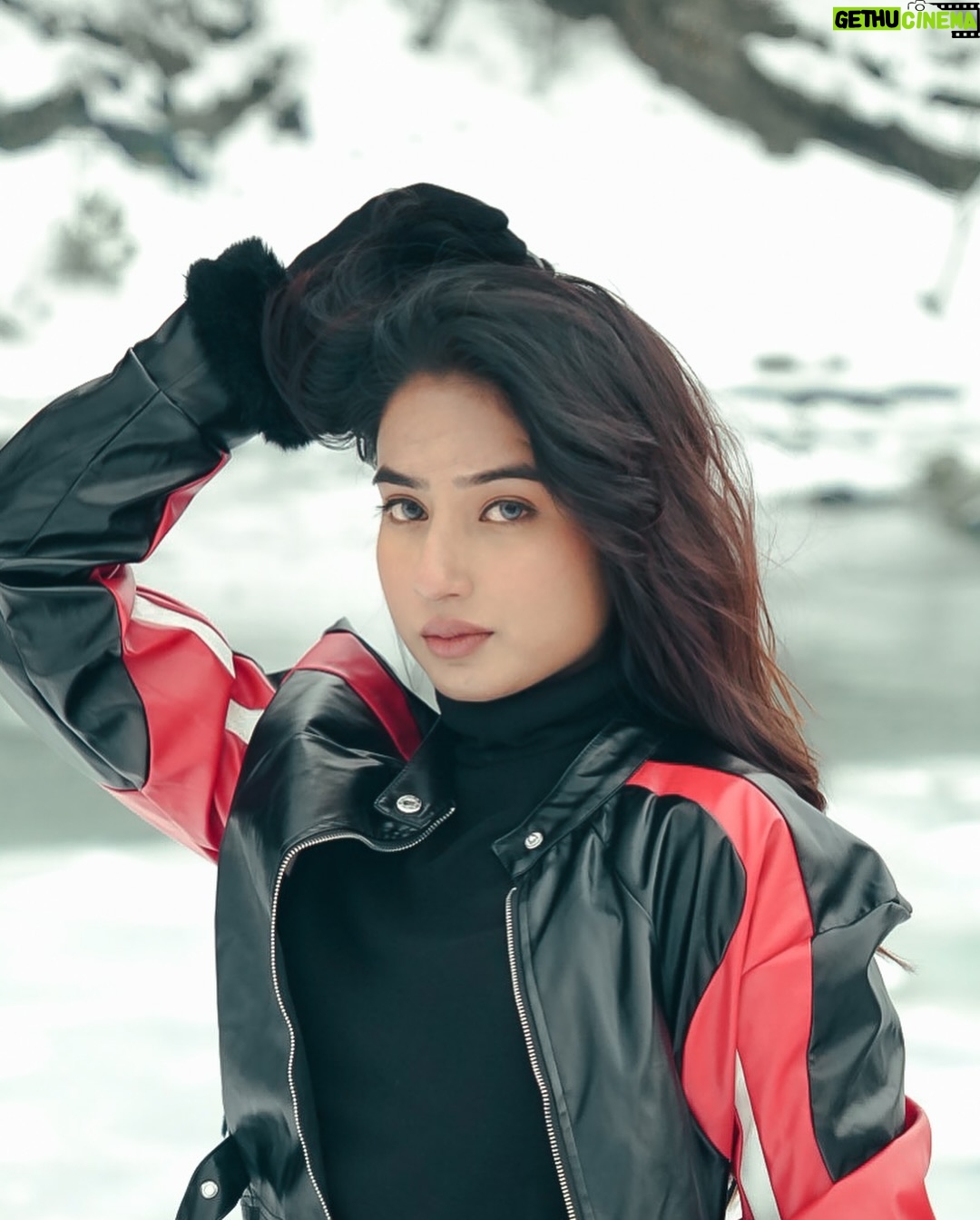Shyrin Anicka - 108.3K Likes - Lets make 2025 a movie .. ❄️♥️