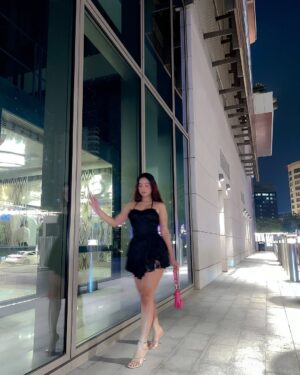 Shyrin Anicka Instagram - About last night ..🥂
Wearing :- @bebombbae