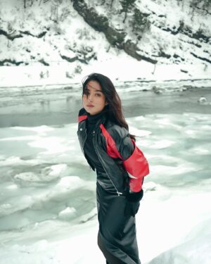 Shyrin Anicka Instagram - Lets make 2025 a movie .. ❄️♥️
