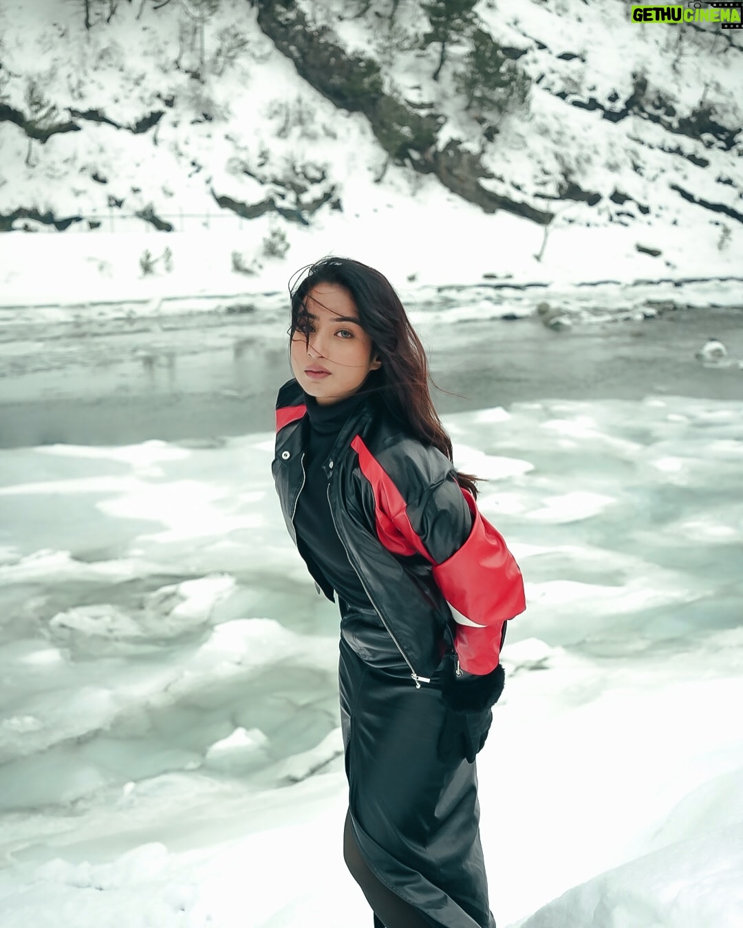 Shyrin Anicka - 108.3K Likes - Lets make 2025 a movie .. ❄️♥️