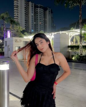 Shyrin Anicka Instagram - About last night ..🥂
Wearing :- @bebombbae
