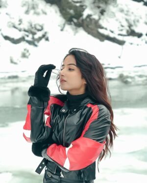 Shyrin Anicka Instagram - Lets make 2025 a movie .. ❄️♥️