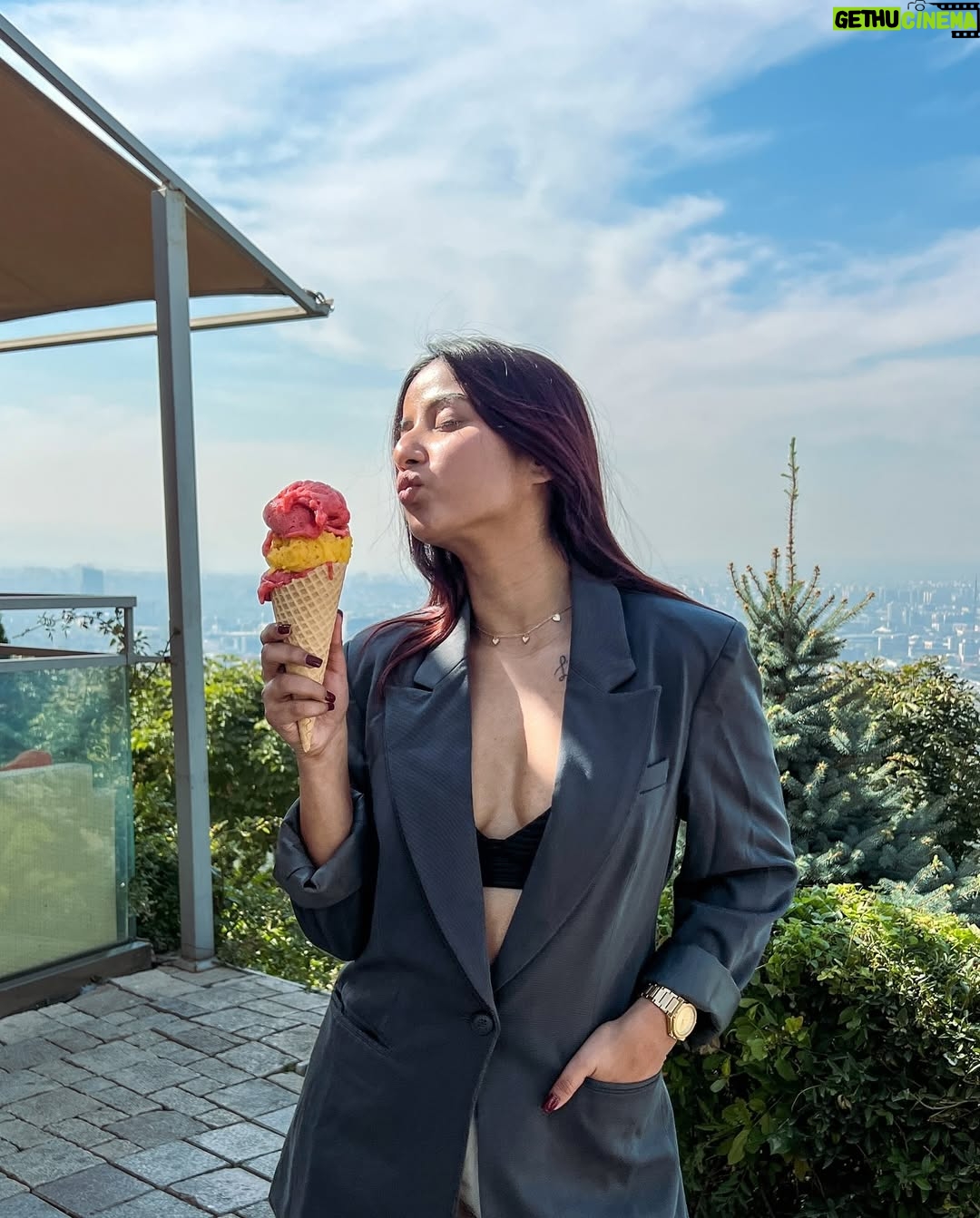 Shyrin Anicka - 130.9K Likes - Didn’t want to leave this in my gallery 🤍