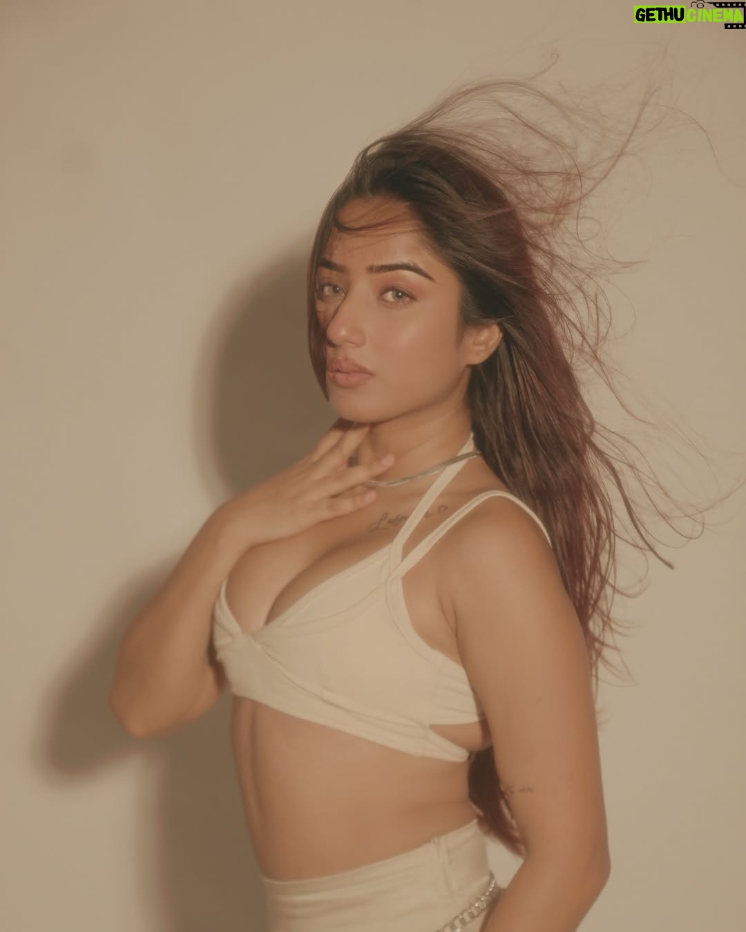 Shyrin Anicka - 105.9K Likes - For your love only ..♥️