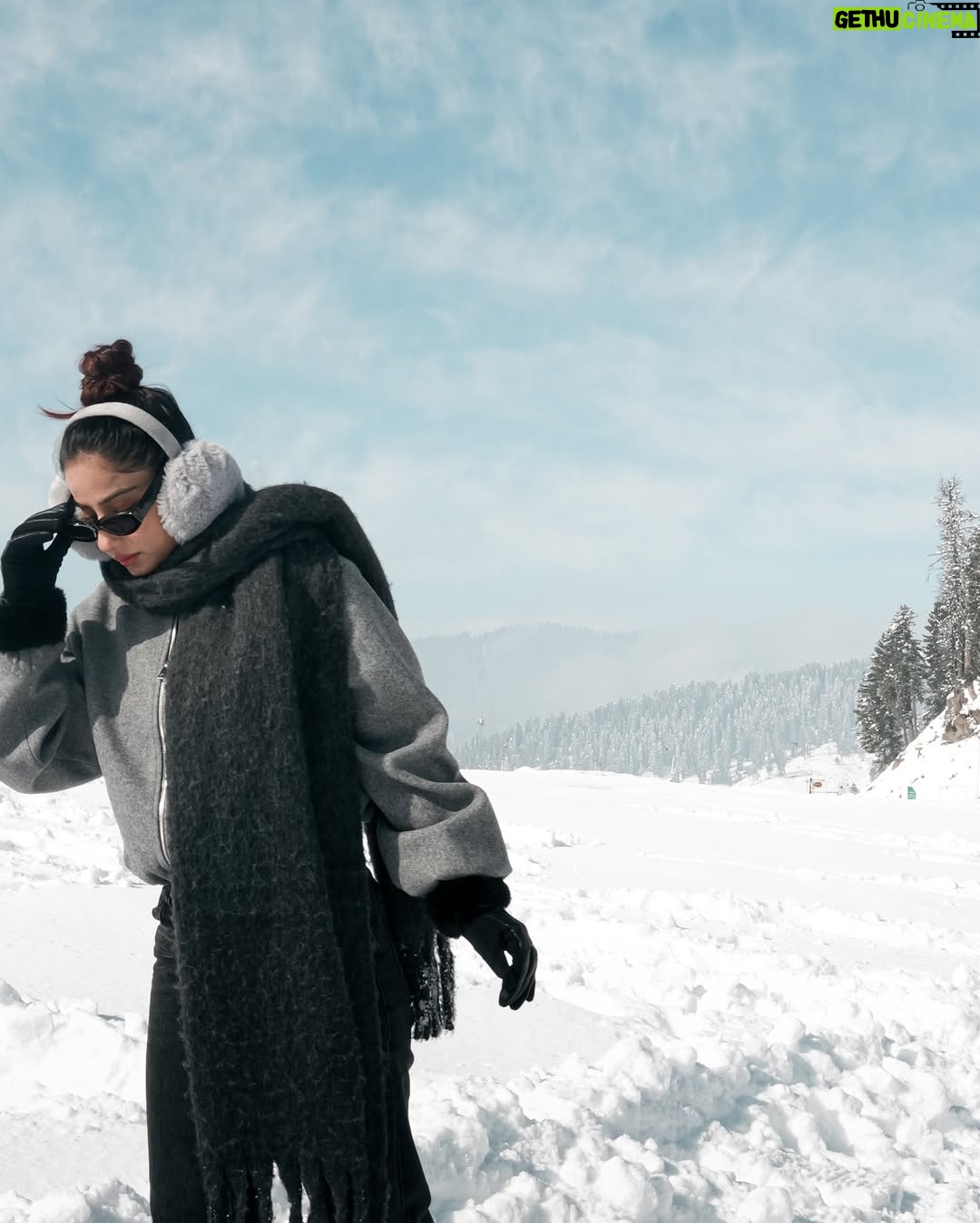 Shyrin Anicka - 137.5K Likes - An unexpected and unplanned destination…🤍❄️