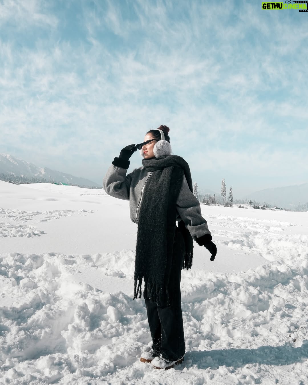 Shyrin Anicka - 137.5K Likes - An unexpected and unplanned destination…🤍❄️