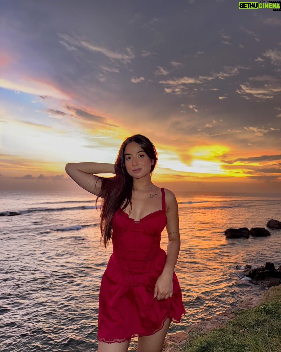 Shyrin Anicka - 159.7K Likes - Felt seen by the sky ⛅️✨