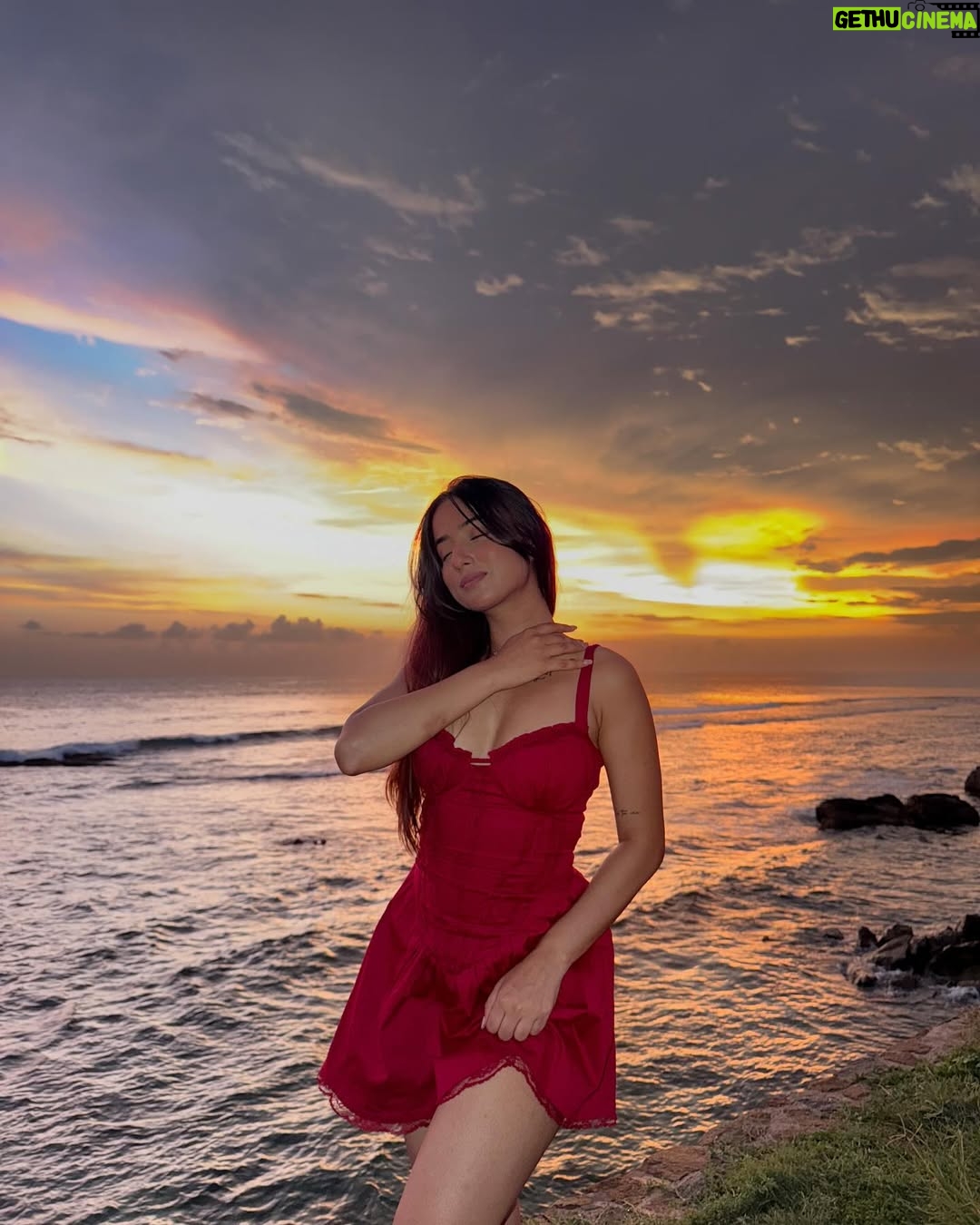 Shyrin Anicka - 159.7K Likes - Felt seen by the sky ⛅️✨