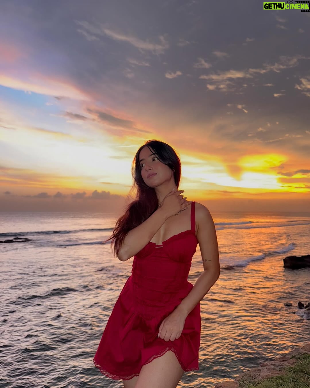 Shyrin Anicka - 159.7K Likes - Felt seen by the sky ⛅️✨