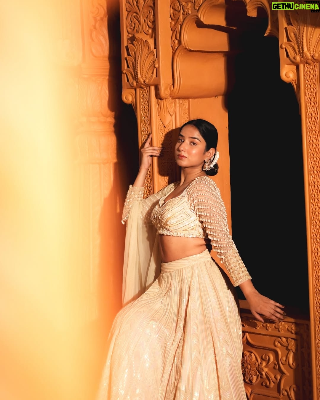 Shyrin Anicka - 107.5K Likes - कायाम तू हो गयी है, रिवायत की तरह …🤍

Wearing:- @yeh_lehenga_nahi_mehenga 
Location:- @honeybookstudios