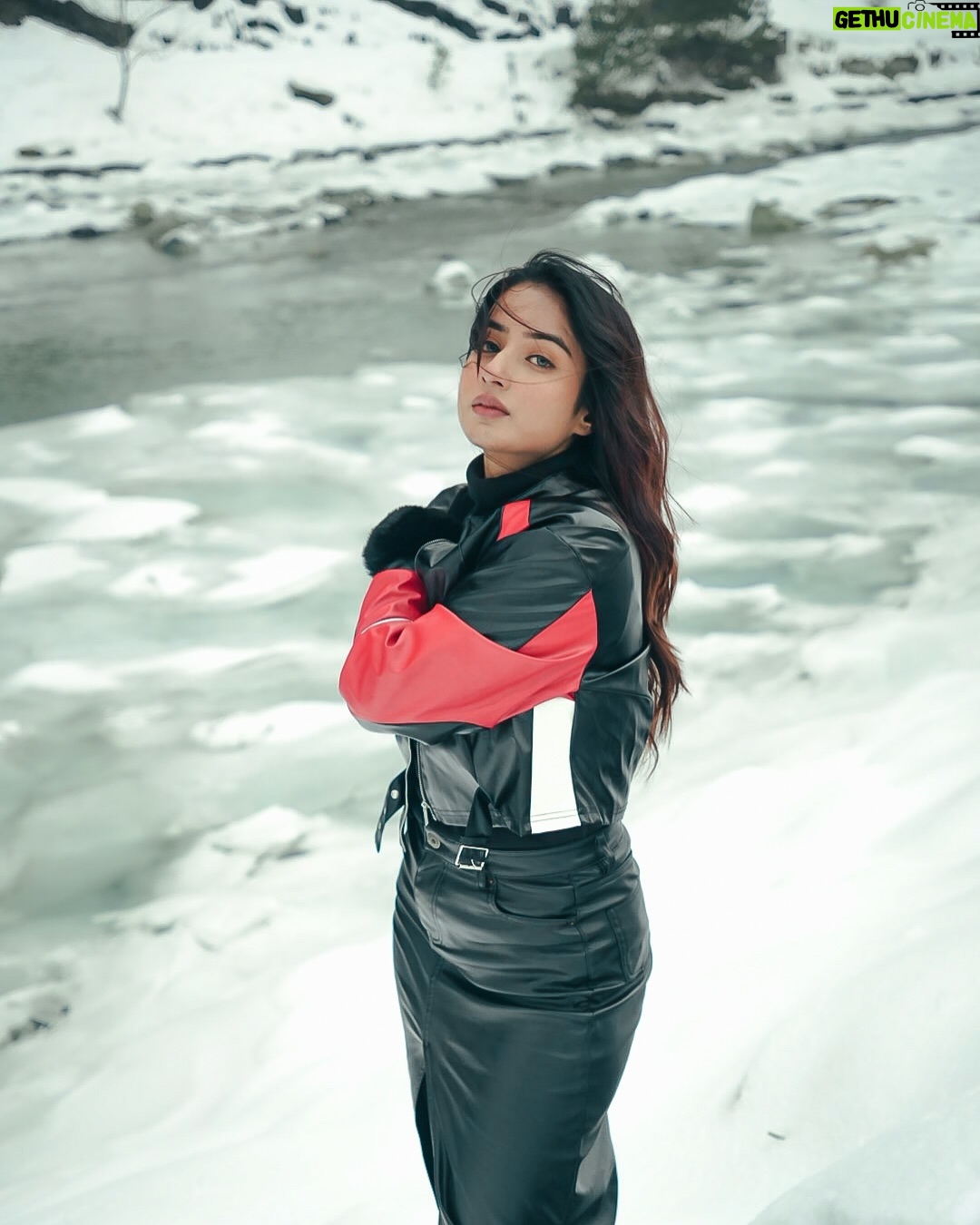 Shyrin Anicka - 108.3K Likes - Lets make 2025 a movie .. ❄️♥️