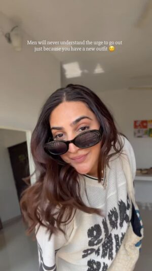 Siddhi Doshi Instagram - Only my girlies will understand this feeling, hena? 🤌🏻✨😜 #newfit #girlsmath #outfitcheck #easystyling
Outfit details
Tee- @trendsofficial2023
Bottom- @hm