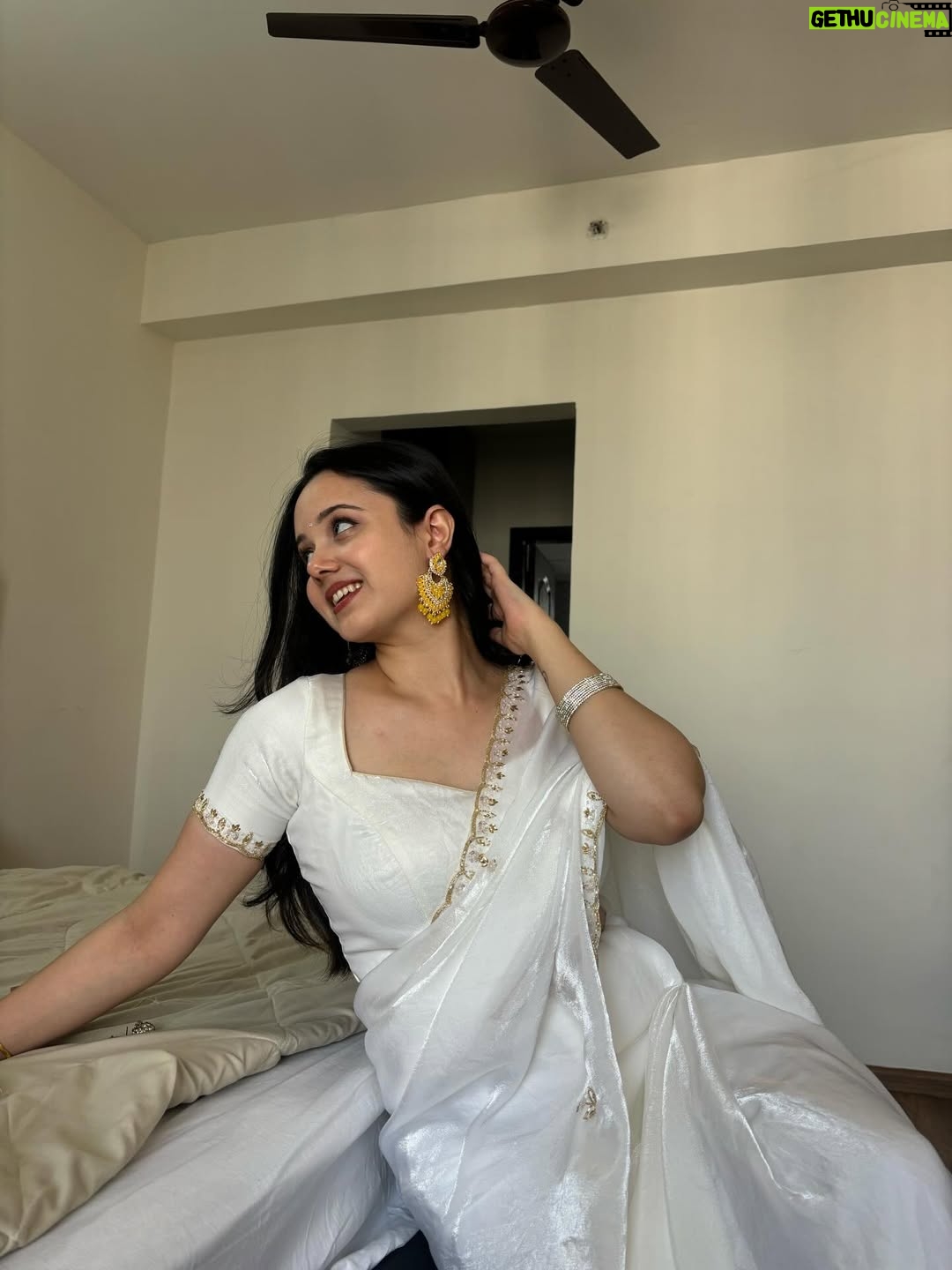 Siddhida Pathak - 11.7K Likes - Premika psychologist ban gye 🤍💞