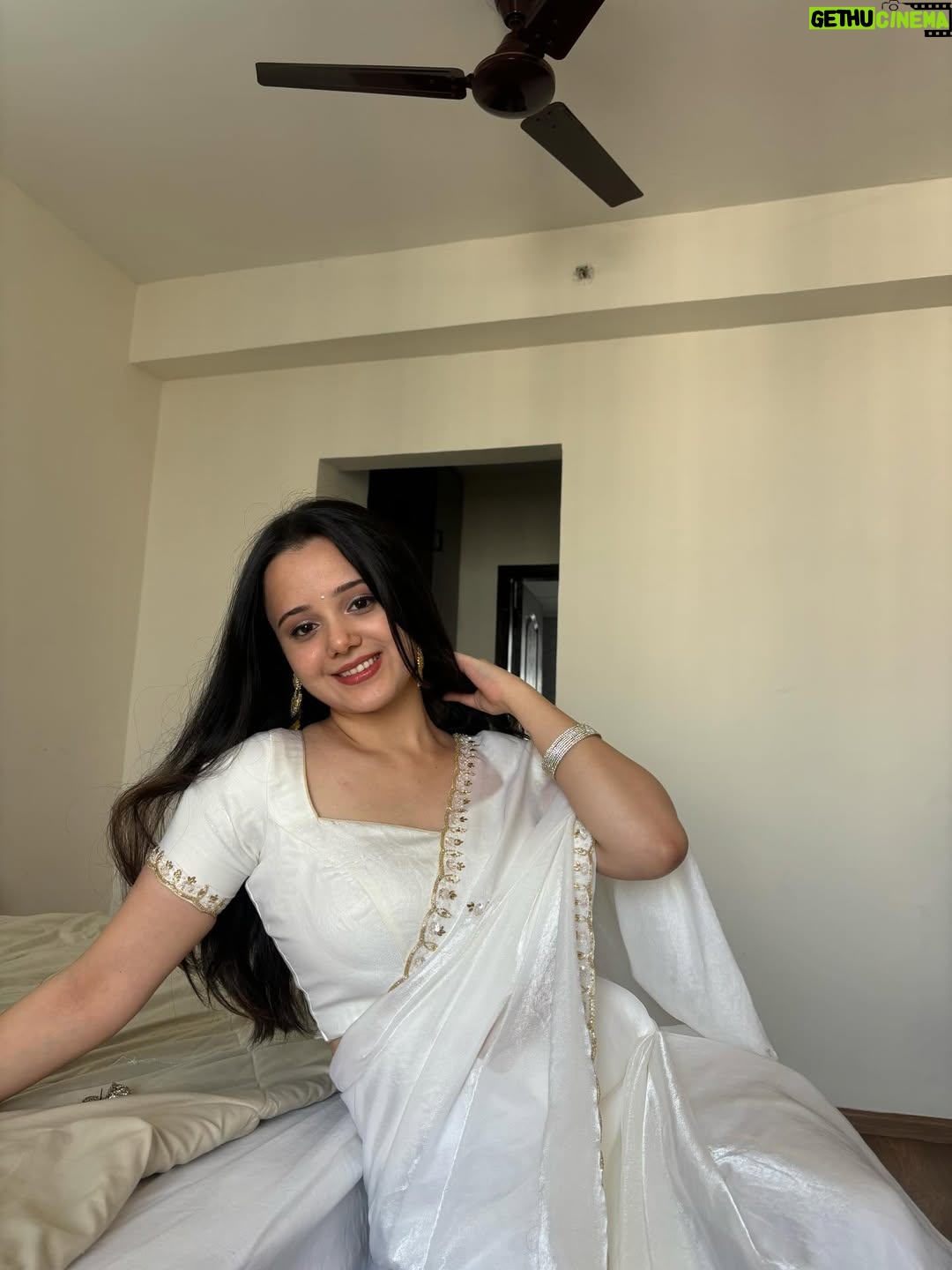 Siddhida Pathak - 11.7K Likes - Premika psychologist ban gye 🤍💞