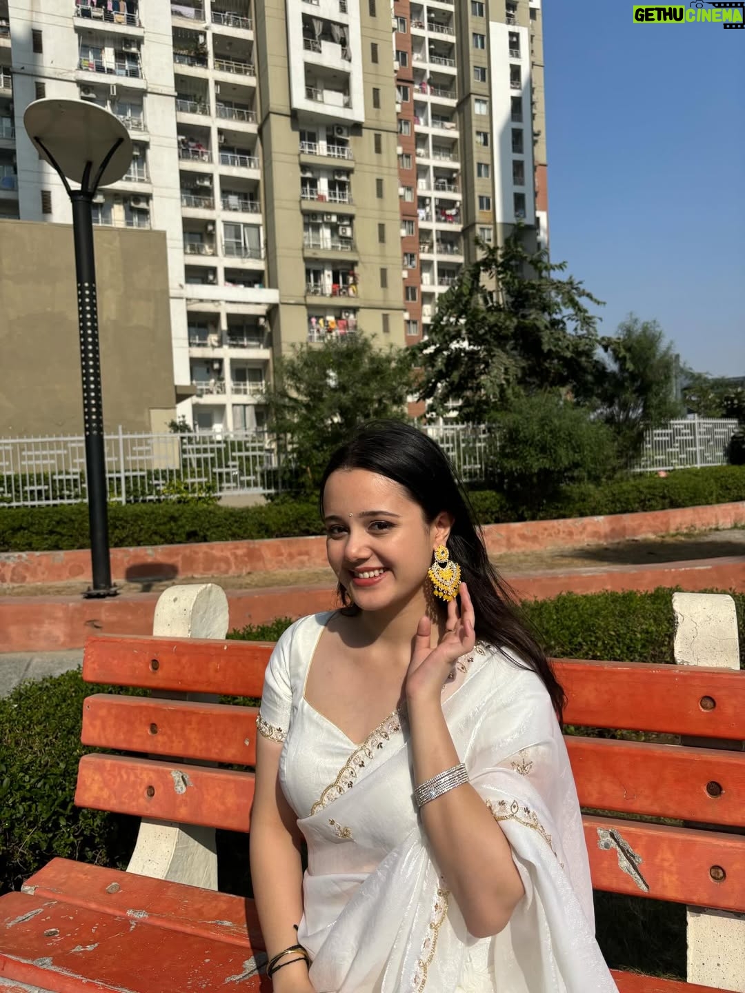 Siddhida Pathak - 11.7K Likes - Premika psychologist ban gye 🤍💞
