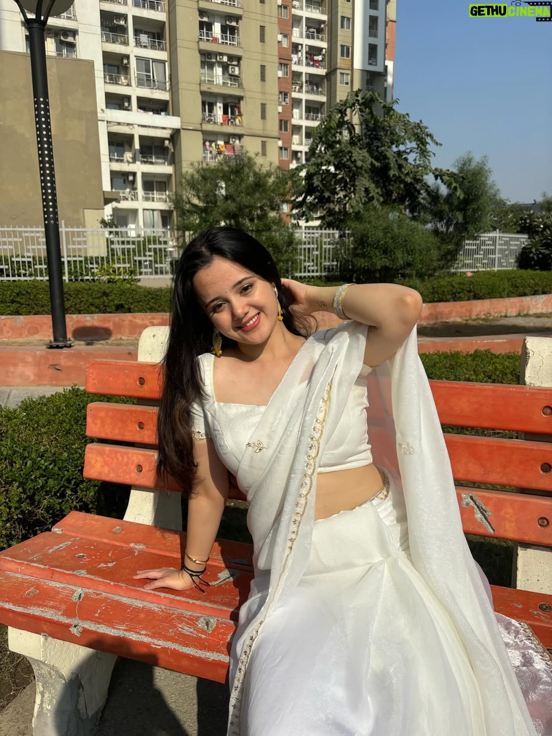 Siddhida Pathak - 11.7K Likes - Premika psychologist ban gye 🤍💞