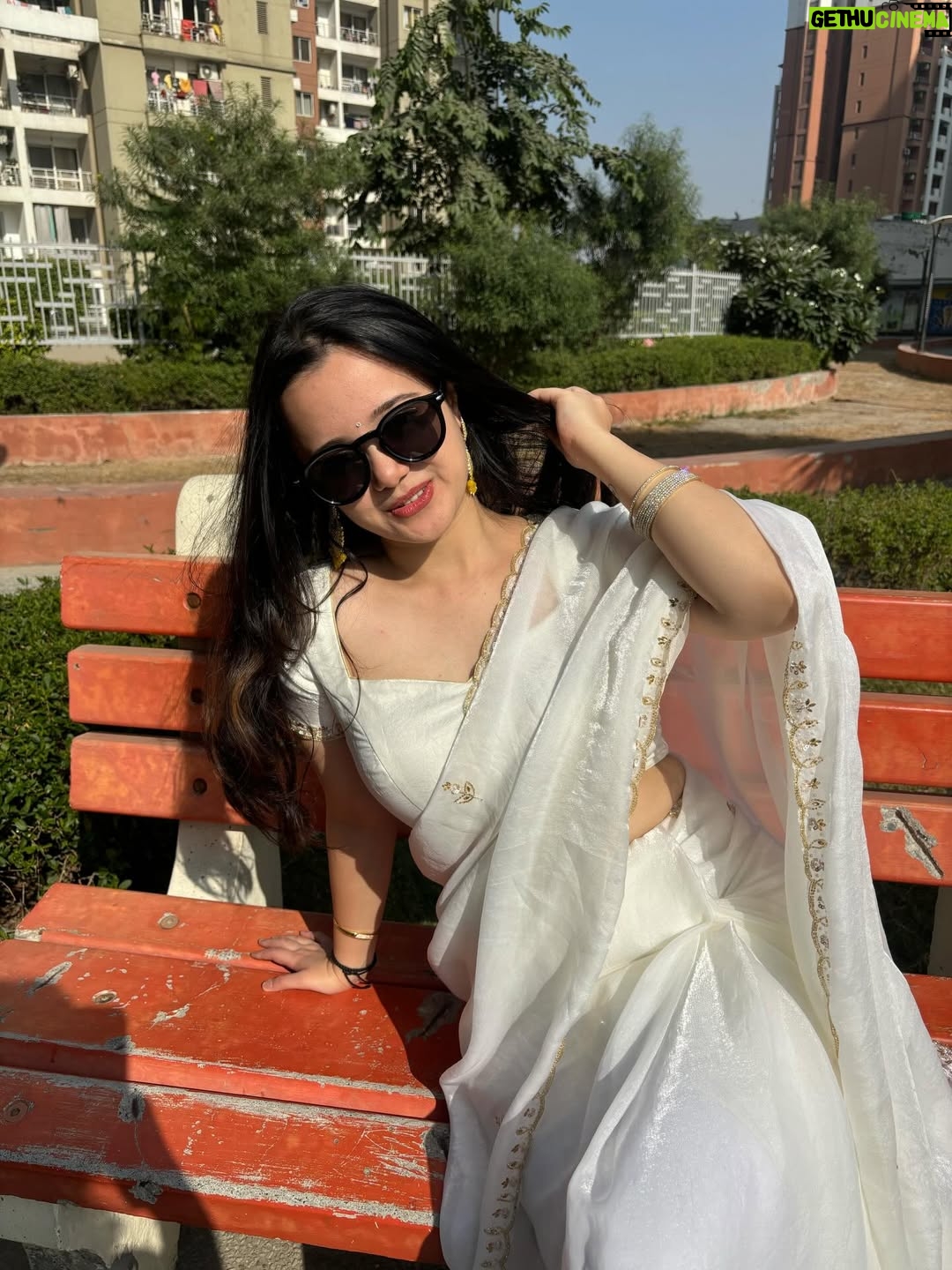 Siddhida Pathak - 11.7K Likes - Premika psychologist ban gye 🤍💞