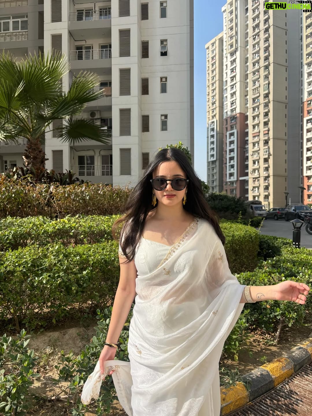 Siddhida Pathak - 11.7K Likes - Premika psychologist ban gye 🤍💞