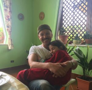 Sienna Guillory Instagram - Nonna Mimina, welcomed me into her home and made me feel deeply loved from the moment I crossed through that jade pentagle 25 years ago. She left us very suddenly the day before yesterday and today we are gathering for her funeral and to say goodbye to her, in her beautiful home. To say she is missed is very much an understatement. She was an incredible life force of love, cuddles, groundedness and of course the fooood. We love you Mimi💔