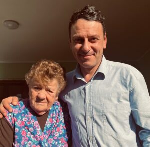 Sienna Guillory Instagram - Nonna Mimina, welcomed me into her home and made me feel deeply loved from the moment I crossed through that jade pentagle 25 years ago. She left us very suddenly the day before yesterday and today we are gathering for her funeral and to say goodbye to her, in her beautiful home. To say she is missed is very much an understatement. She was an incredible life force of love, cuddles, groundedness and of course the fooood. We love you Mimi💔
