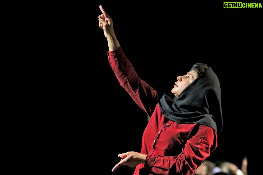 Sima Tirandaz - 7.2K Likes - این دفتر هم تمام شد ..فرزانه ، جان از عمق وجودم روی  صحنه  زندگیت  کردم..دلم برایت تنگ میشه….دلم برای تک تک شما که عاشقانه کنار هم بودیم  هم تنگ می شود

@shahramgilabadi
@sima_tirandaz_official
@shaghayeghfarahani
@jalehsameti51
@torkaash
@amirazimiofficia
‎#نمایش_عاشقانه_ها  #عاشقانه #عاشقانه_ها #امیر_عظیمی #حمیدرضا_ترکاشوند #سیما_تیرانداز #شقایق_فراهانی #ژاله_صامتی #شهرام_گیل_آبادی