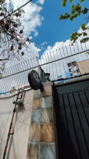 Sima Tirandaz Instagram - 🎭
پشتصحنه تیزر نمایش «رومئو و ژولیت»
خرید بلیت هفته تازه با تخفیف گروهی در سایت تیوال:
https://tiw.al/EGDq
نویسنده: نوشین تبریزی
طراح و کارگردان: سیما تیرانداز
مشاور کارگردان: پژمان عبدی
مجری طرح: آکادمی بازیگری سیما تیرانداز
📅 اردیبهشت و خرداد ۱۴۰۲
⏰ ساعت ۲۰:۴۵
📍 عمارت نوفللوشاتو
بازیگران:
سیما تیرانداز، الهام شعبانی، پژمان عبدی، مهرزاد جعفری، آیدا آرتینمهر، علیرضا اسفندیار، مرضیه امیراحمدی، ساغر چنگیزی، رها خادمی، حدیثه حسینی، سپیده حسینی، میلاد حکمت، بهار دهقان، محمد امین رحیمی، مهدی رزاقی، مهرناز رودگرنژاد، روژینا شهابی، حسن صادقی، سارا ضابطی راد، رضا طاهریان، سالار غفاری، مرتضی فروزانفر، فائزه قربان نژاد، شادان قوامی، بیتا کریمی، محدثه منصور، امیرحسین منوچهری
طراح لباس: الهام شعبانی
طراح نور: رضا خضرایی
آهنگساز: محمد فرشتهنژاد
نوازندهی ساز: محمد امیرینیا
خواننده: آترین خوشسخن
دستیار کارگردان: مهرزاد جعفری
منشی صحنه: غزال فرخندی
مدیر صحنه: مرتضی طهرانی، لیمان رشیدی، دانیال شیری، امیرعلی رستمی
تدارکات: مهشید احسانی
دوخت لباس: حسین پناهی
طراح پوستر و بروشور: مصطفی پیرهادی
ساخت تیزر: مرتضی مصباح، الهام ملاحسنی
عکاس: الهام ملاحسنی
روابط عمومی و تبلیغات: نوید آغاز
@sima_tirandaz_official
@simatirandazacademy
@nooshin.tabrizi
@elhaam_shabani
@pejmanabdi59
@mehrzadjafariii
@atrinkhoshsokhan
@morteza_mesbah
@mostafa_pirhadi
@ghazal.farkhondi
@elhammollahassanii
@navidaghaz
@nofelloshato_theater
@cafe_dezhen
#رومئو_و_ژولیت #سیما_تیرانداز #عمارت_نوفل_لوشاتو#آکادمی_بازیگری_سیما_تیرانداز #نوشین_تبریزی #الهام_شعبانی #پژمان_عبدی #مهرزاد_جعفری #آترین_خوش_سخن #غزال_فرخندی #تئاتر #نمایش #تیوال #تیوالگرام #تیوال_تئاتر #کافه_دژن
#simatirandaz #simatirandazacademy