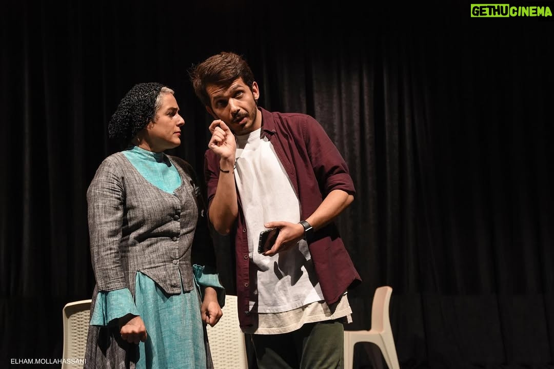 Sima Tirandaz - 2.5K Likes - 🎭
رونمایی از دومین سری عکس‌های نمایش «رومئو و ژولیت»
اجرای ویژه جمعه ۲۹ اردیبهشت ساعت ۱۷

فروش بلیت در سایت تیوال آغاز شد:
https://tiw.al/EGDq

نویسنده: نوشین تبریزی
طراح و کارگردان: سیما تیرانداز
مشاور کارگردان: پژمان عبدی
مجری طرح: آکادمی بازیگری سیما تیرانداز

📅 اردیبهشت و خرداد ۱۴۰۲
⏰ ساعت ۲۰:۴۵
📍 عمارت نوفل‌لوشاتو

بازیگران:
سیما تیرانداز، الهام شعبانی، پژمان عبدی، مهرزاد جعفری، آیدا آرتین‌مهر، علیرضا اسفندیار، مرضیه امیراحمدی، ساغر چنگیزی، رها خادمی، حدیثه حسینی، سپیده حسینی، میلاد حکمت، بهار دهقان، محمد امین رحیمی، مهدی رزاقی، مهرناز رودگرنژاد، روژینا شهابی، حسن صادقی، سارا ضابطی راد، رضا طاهریان، سالار غفاری، مرتضی فروزان‌فر، فائزه قربان نژاد، شادان قوامی، بیتا کریمی، محدثه منصور، امیرحسین منوچهری

عکاس: الهام ملاحسنی

طراح لباس: الهام شعبانی
طراح نور: رضا خضرایی
آهنگساز: محمد فرشته‌نژاد
نوازنده‌ی ساز: محمد امیری‌نیا
خواننده: آترین خوش‌سخن
دستیار کارگردان: مهرزاد جعفری
منشی صحنه: غزال فرخندی
مدیر صحنه: مرتضی طهرانی، لیمان رشیدی، دانیال شیری، امیرعلی رستمی
تدارکات: مهشید احسانی
دوخت لباس: حسین پناهی
طراح پوستر و بروشور: مصطفی پیرهادی
ساخت تیزر: مرتضی مصباح
روابط عمومی و تبلیغات: نوید آغاز

@sima_tirandaz_official
@simatirandazacademy
@nooshin.tabrizi
@elhaam_shabani
@pejmanabdi59
@mehrzadjafariii
@atrinkhoshsokhan
@morteza_mesbah
@mostafa_pirhadi
@ghazal.farkhondi
@elhammollahassanii
@navidaghaz
@nofelloshato_theater
@cafe_dezhen

#رومئو_و_ژولیت #سیما_تیرانداز #عمارت_نوفل_لوشاتو#آکادمی_بازیگری_سیما_تیرانداز #نوشین_تبریزی #الهام_شعبانی #پژمان_عبدی #مهرزاد_جعفری #آترین_خوش_سخن #غزال_فرخندی #تئاتر #نمایش #تیوال #تیوالگرام #تیوال_تئاتر #کافه_دژن 
#simatirandaz #simatirandazacademy