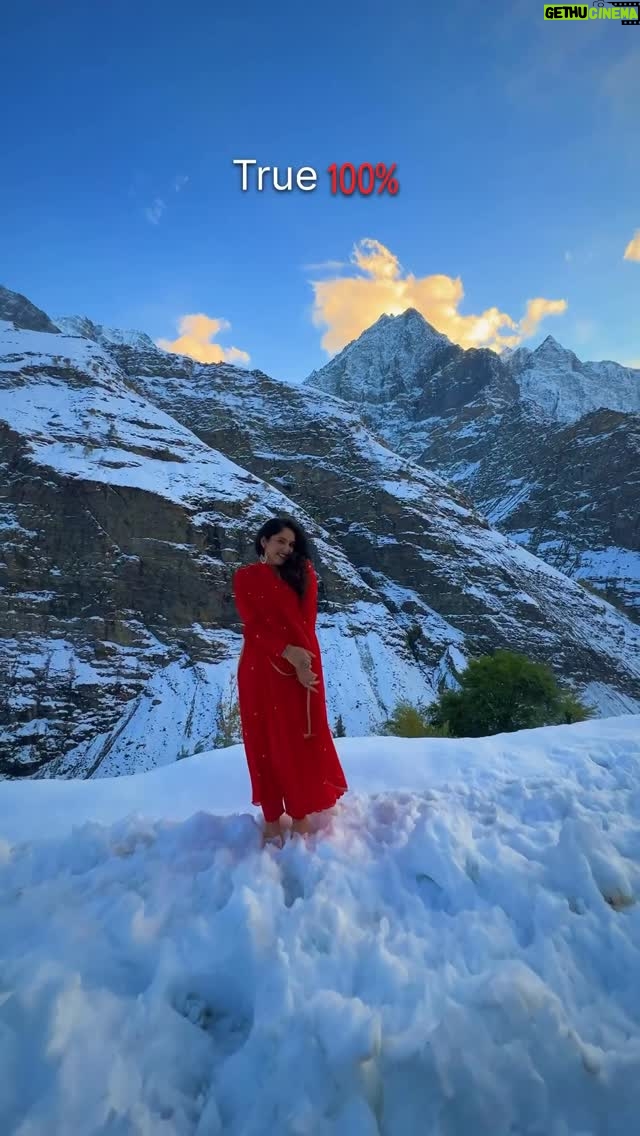 Simar Rajput - 1.1K Likes - Waqt waqt ki baat hai sab thk ho jata hai 
.
.
.
.
#manali #shayari #reel #simarrajput
