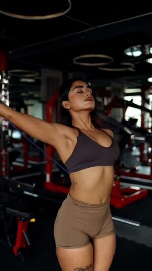 Simi das Instagram - Shoulder day
.
.
.
.
.
#gymlife #fitness #fyp