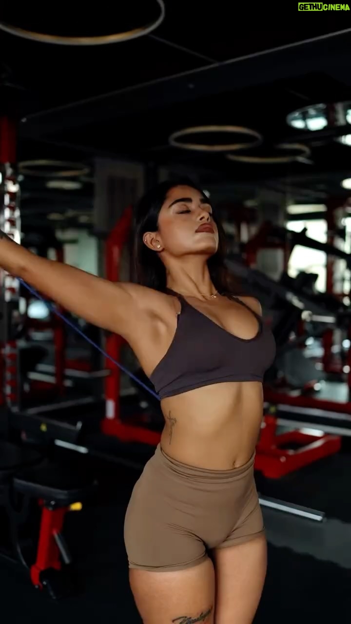 Simi das - 20.2K Likes - Shoulder day 
.
.
 .
.
.
#gymlife #fitness #fyp