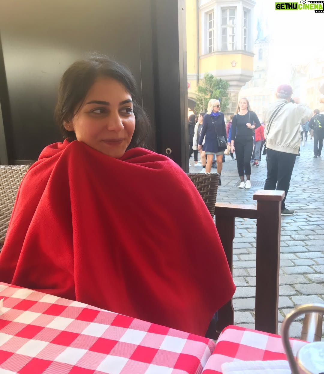 Simmy Goraya - 7.6K Likes - Throwback to 2018 my first solo trip 🥺❤️! The last pic is my skin goals right now, there’s no makeup on btw. 
P.S: I had these in my gallery for soo long!! 
#solotrip #prague
