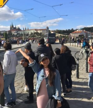Simmy Goraya Instagram - Throwback to 2018 my first solo trip 🥺❤️! The last pic is my skin goals right now, there’s no makeup on btw.
P.S: I had these in my gallery for soo long!!
#solotrip #prague