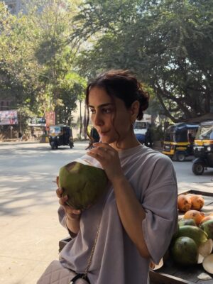Simmy Goraya Instagram - In the end you realise, life’s about doing simple things over a long period of time! It was always about sticking to the DAMN BASICS & finding your balance! 🥹