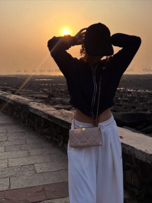 Simmy Goraya Instagram - In the end you realise, life’s about doing simple things over a long period of time! It was always about sticking to the DAMN BASICS & finding your balance! 🥹