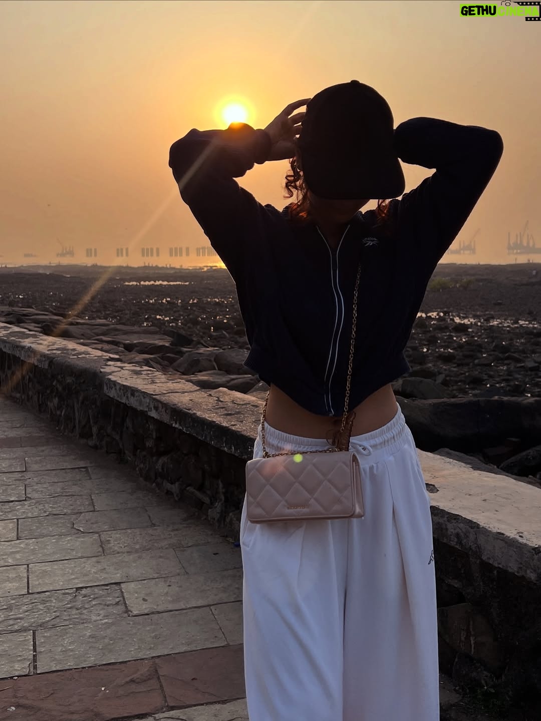 Simmy Goraya - 9.6K Likes - In the end you realise, life’s about doing simple things over a long period of time! It was always about sticking to the DAMN BASICS & finding your balance! 🥹