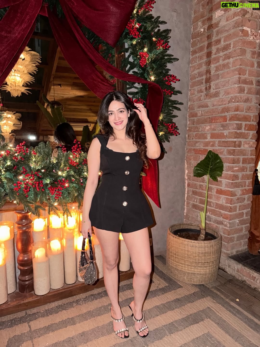 Simran Bawa - 6.1K Likes - 🎄🌟🧚🏼‍♀️🎀🖤