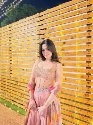 Simran Bawa Instagram - 💫