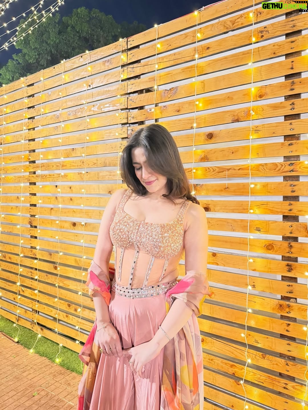 Simran Bawa - 6.9K Likes - 💫