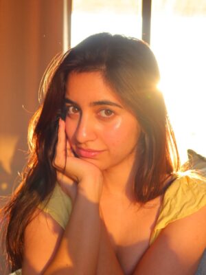 Simran Bejwani Instagram - 26, sunkissed and grateful🤎

#sunkissed #nofilter
