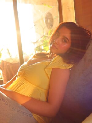 Simran Bejwani Instagram - 26, sunkissed and grateful🤎

#sunkissed #nofilter